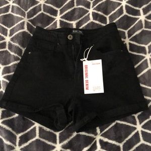 BLACK BRAND NEW SHORTS!!!